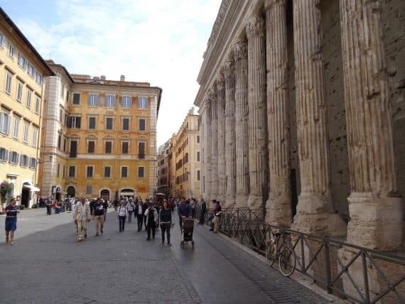 piazza di pietra roma