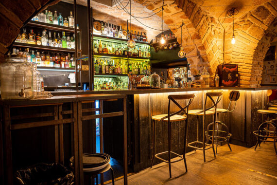 the-race-club-speakeasy-rome